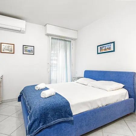 Lumineux Et Bien Equipe En Centre-ville Apartment Menton