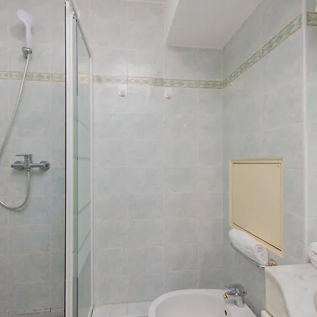 Lumineux Et Bien Equipe En Centre-ville