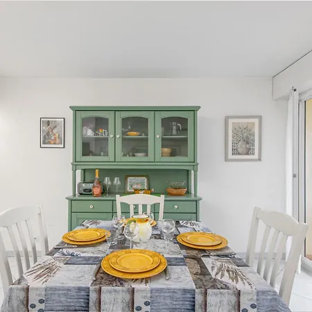 Lumineux Et Bien équipé En Centre-ville Appartement *