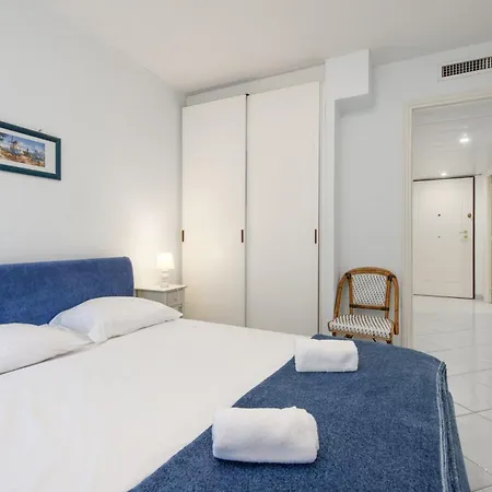 Lumineux Et Bien équipé En Centre-ville Appartement