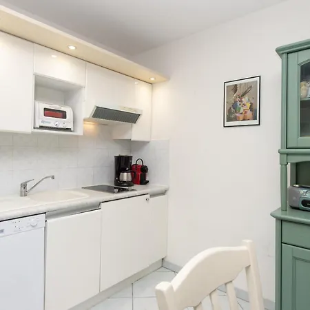 Lumineux Et Bien équipé En Centre-ville Apartamento Menton