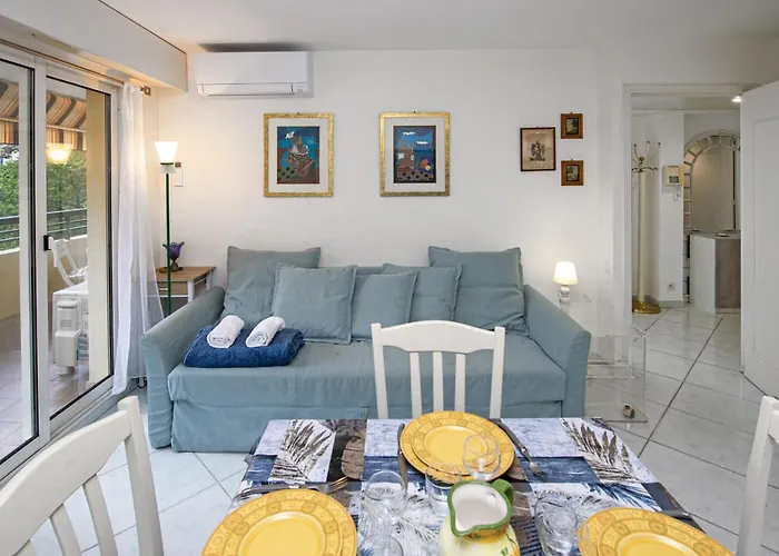 Lumineux Et Bien Equipe En Centre-ville *