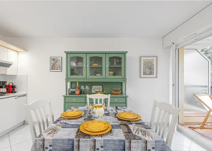 Lumineux Et Bien Equipe En Centre-ville * Μεντόν