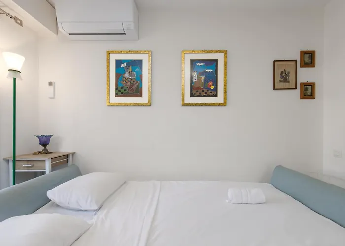 Lumineux Et Bien Equipe En Centre-ville *